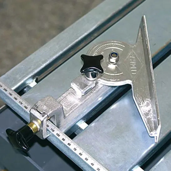 Winkelanschlag mit Skala